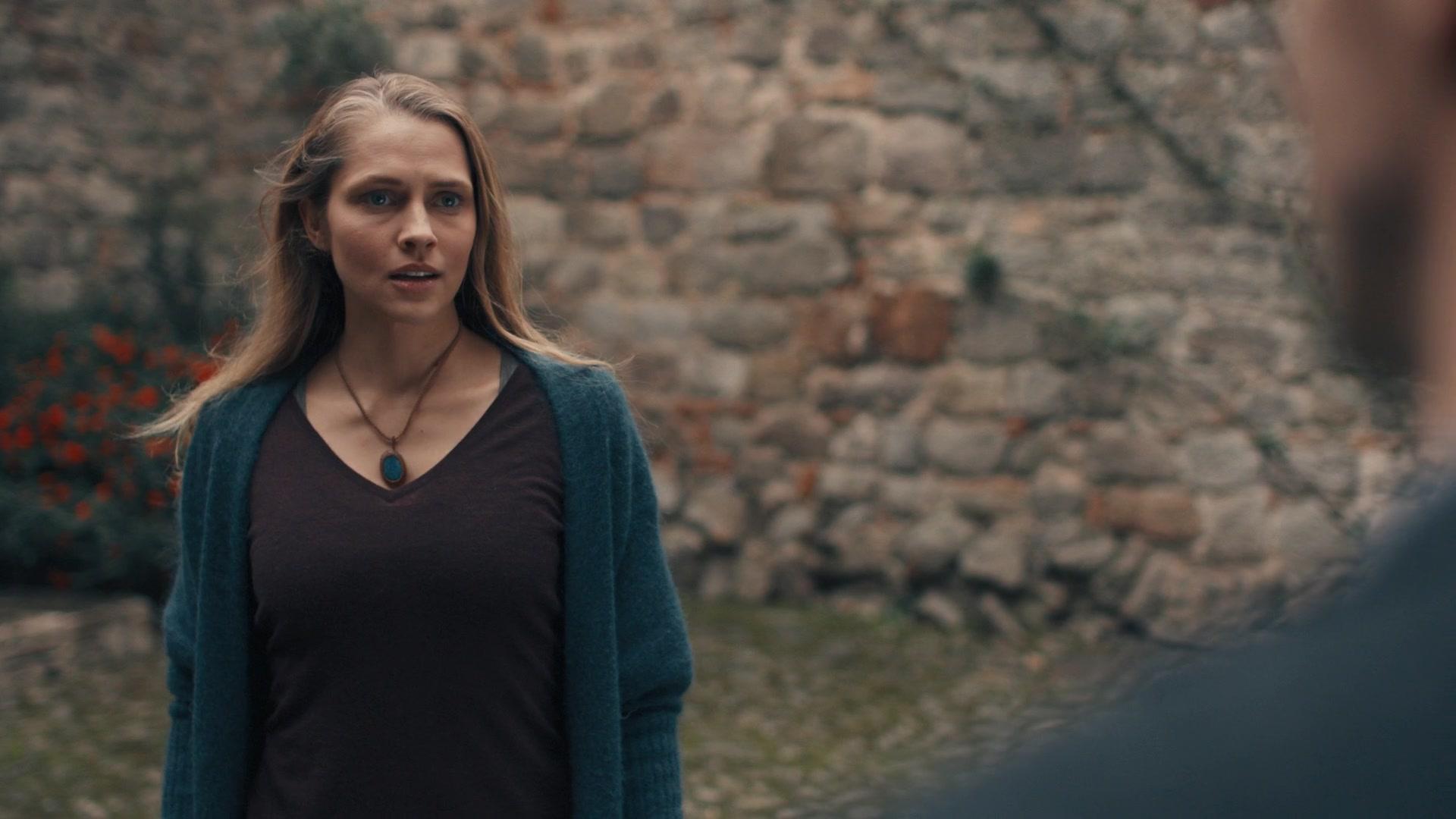 A_Discovery_of_Witches_S01E05_1080p_ATP_4238.jpg A_Discovery_of_Witches_S01E05_1080p_ATP_4238.jpg
