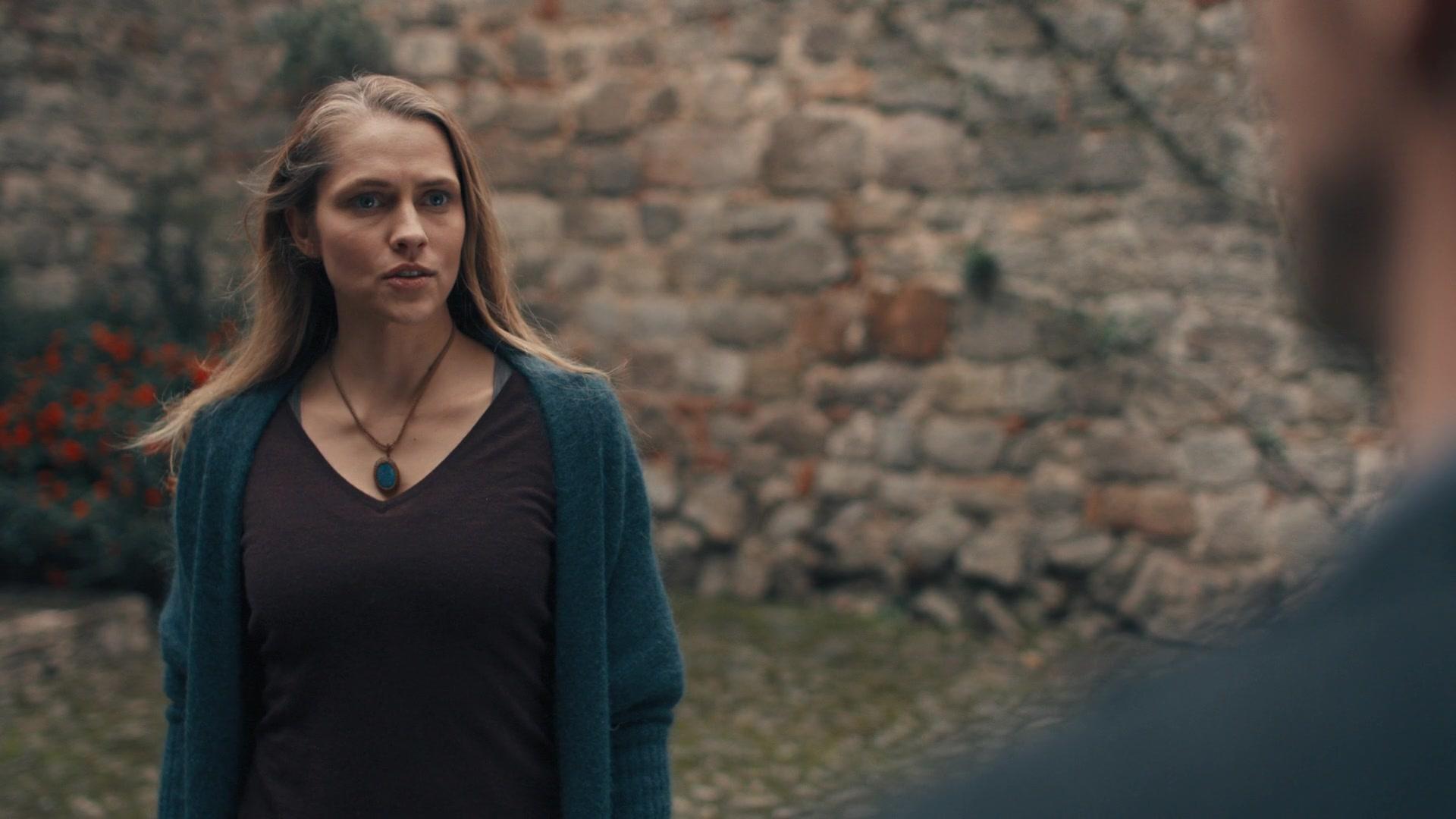 A_Discovery_of_Witches_S01E05_1080p_ATP_4241.jpg