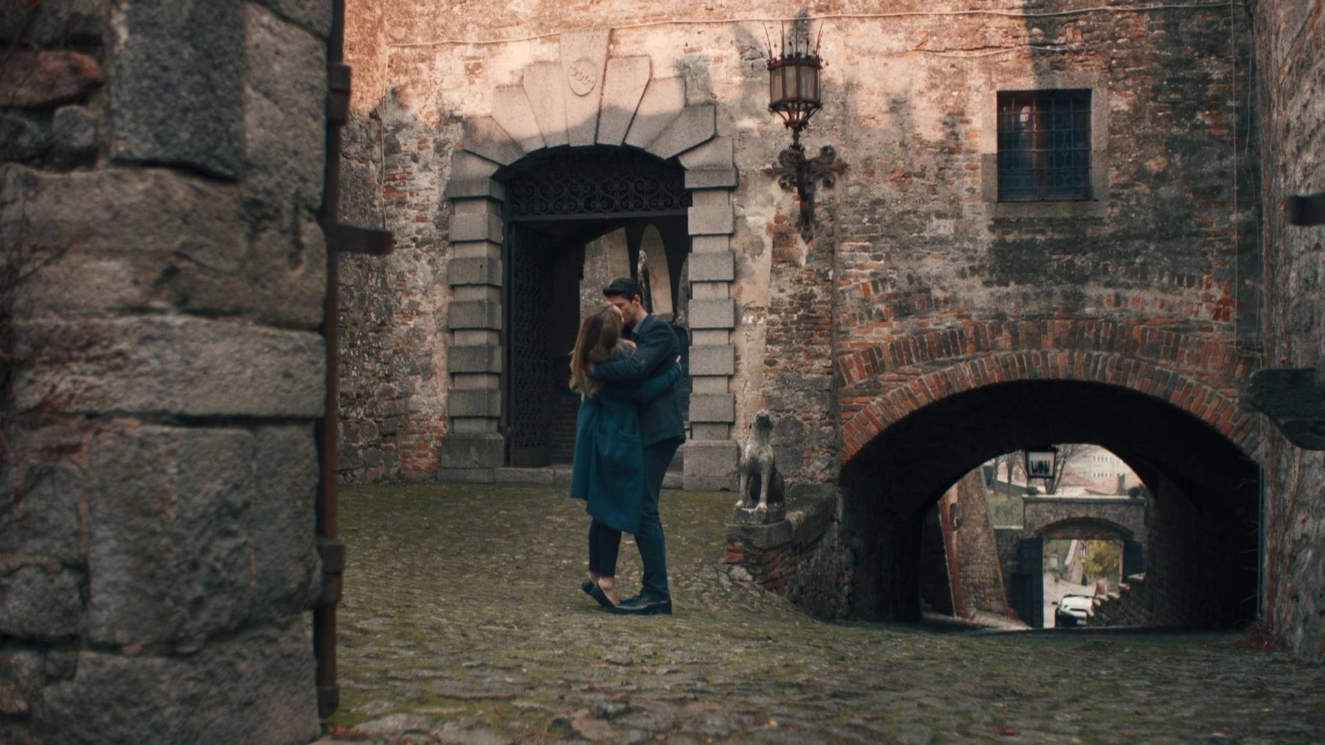 A_Discovery_of_Witches_S01E05_1080p_ATP_4344.jpg