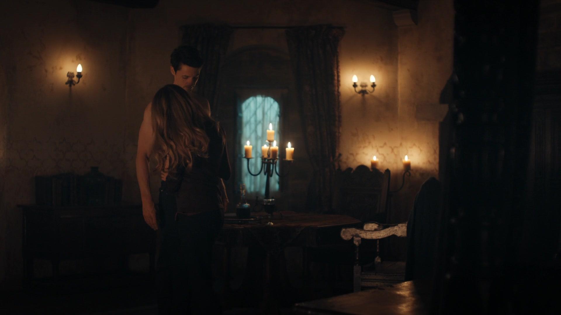 A_Discovery_of_Witches_S01E05_1080p_ATP_5477.jpg A_Discovery_of_Witches_S01E05_1080p_ATP_5477.jpg