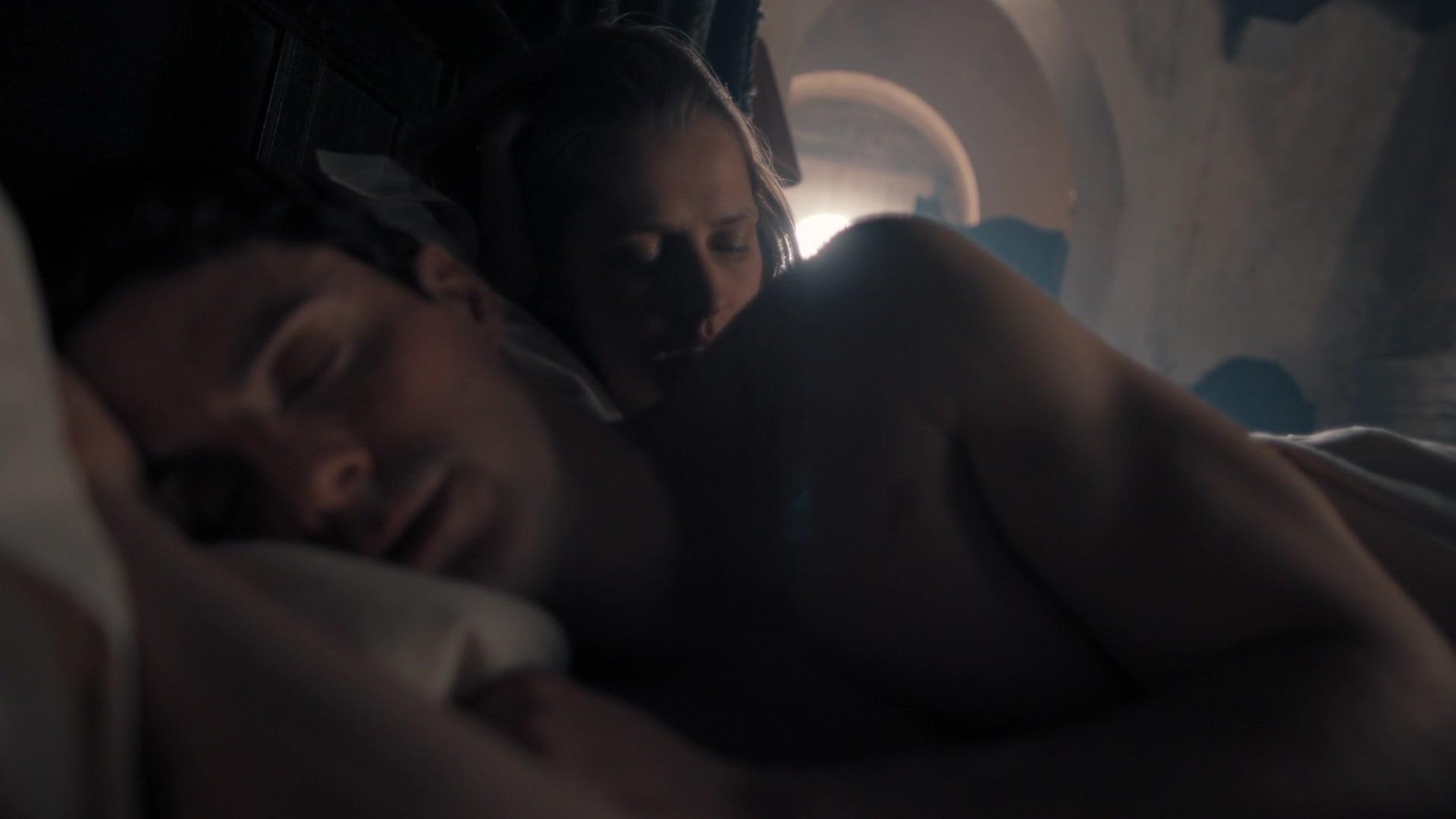 A_Discovery_of_Witches_S01E05_1080p_ATP_6155.jpg