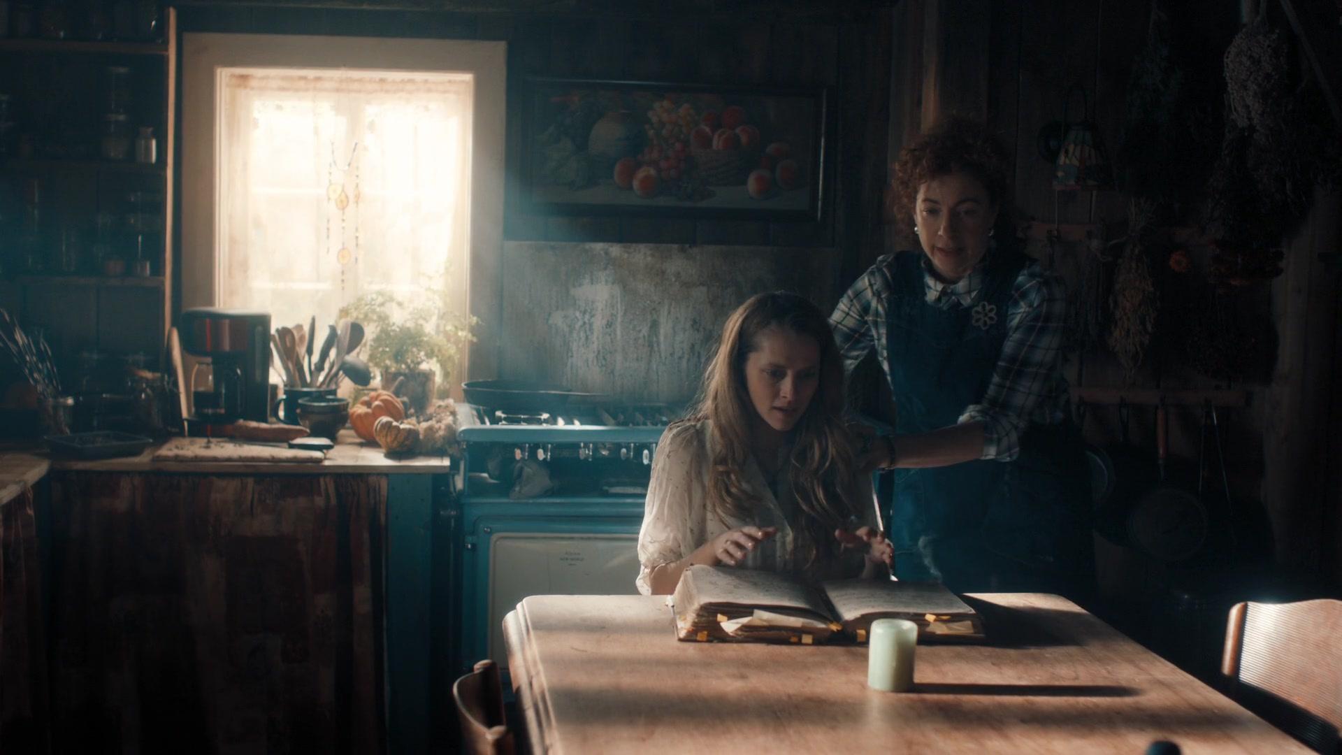 A_Discovery_of_Witches_S01E07_1080p_ATP_3270.jpg