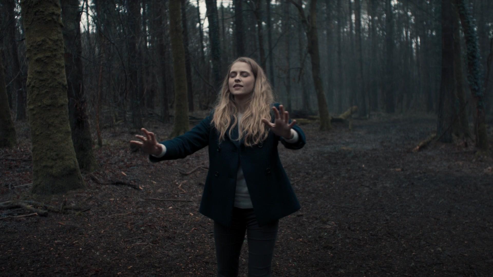 A_Discovery_of_Witches_S01E07_1080p_ATP_6192.jpg A_Discovery_of_Witches_S01E07_1080p_ATP_6192.jpg