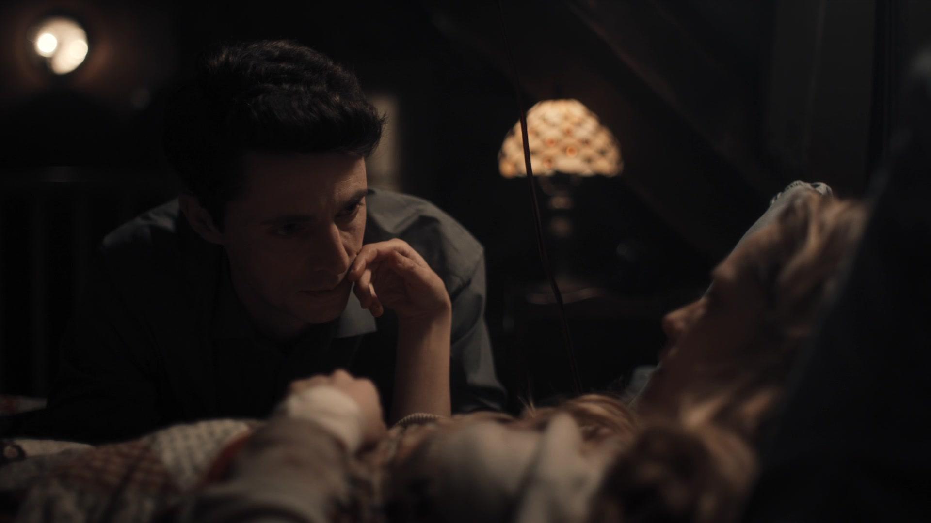 A_Discovery_of_Witches_S01E08_1080p_ATP_1576.jpg A_Discovery_of_Witches_S01E08_1080p_ATP_1576.jpg