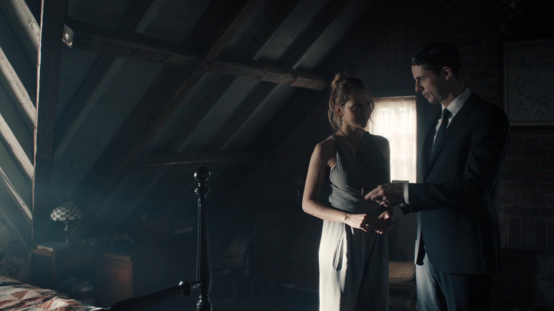 A_Discovery_of_Witches_S01E08_1080p_ATP_3437.jpg A_Discovery_of_Witches_S01E08_1080p_ATP_3437.jpg