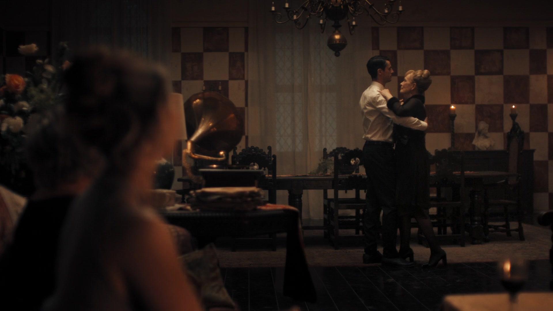 A_Discovery_of_Witches_S01E08_1080p_ATP_3706.jpg A_Discovery_of_Witches_S01E08_1080p_ATP_3706.jpg