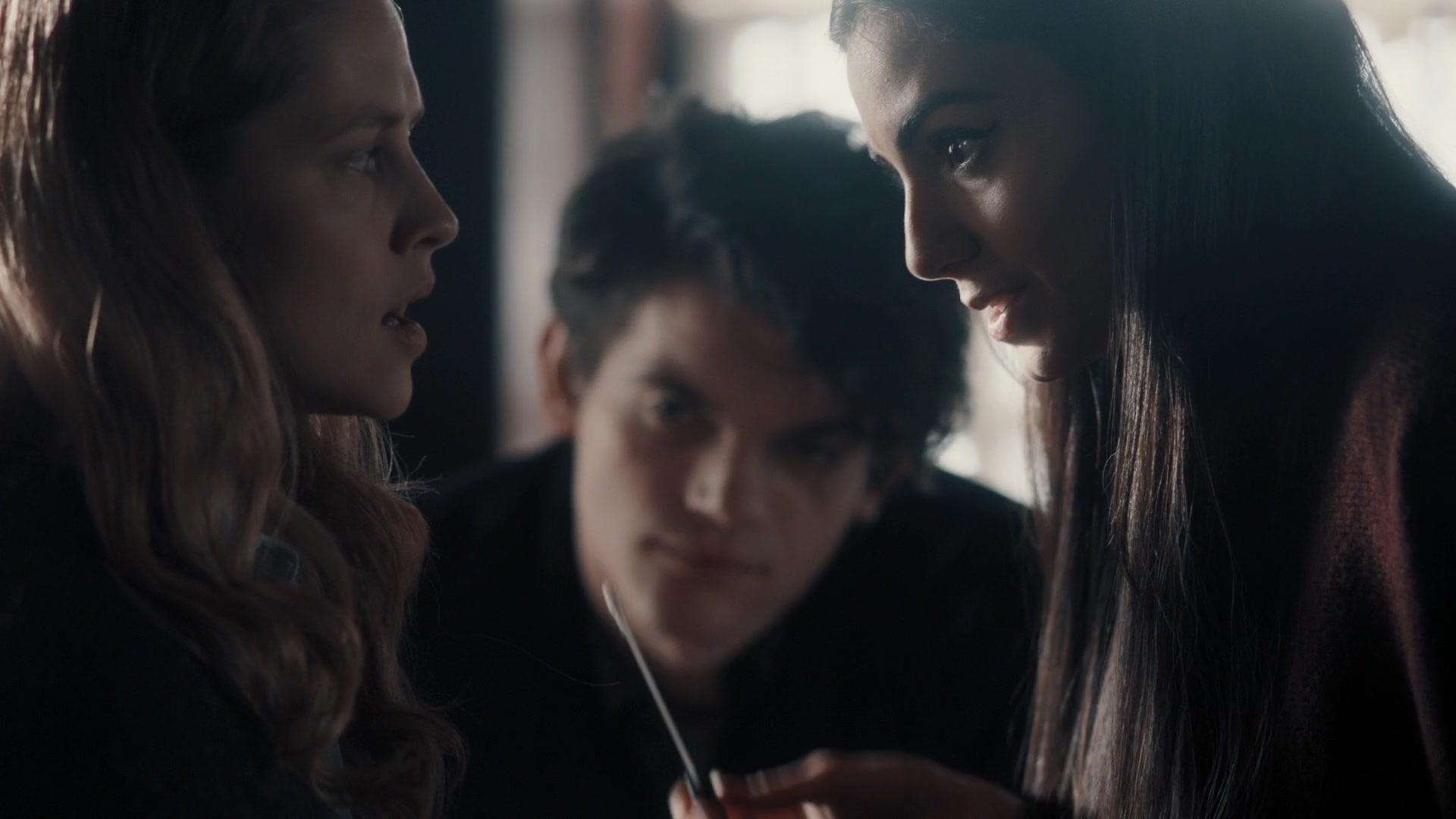 A_Discovery_of_Witches_S01E08_1080p_ATP_5695.jpg