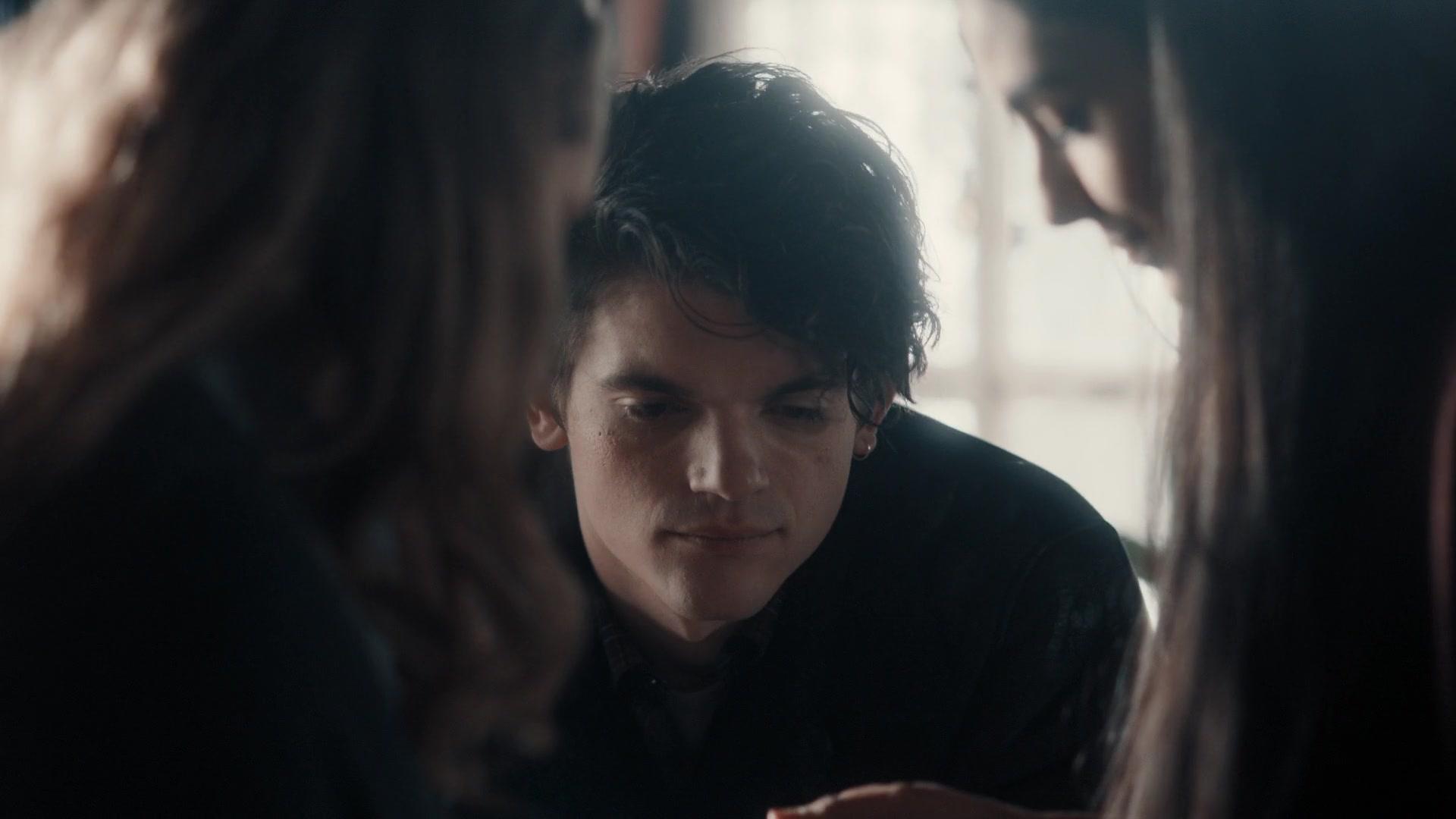 A_Discovery_of_Witches_S01E08_1080p_ATP_5699.jpg