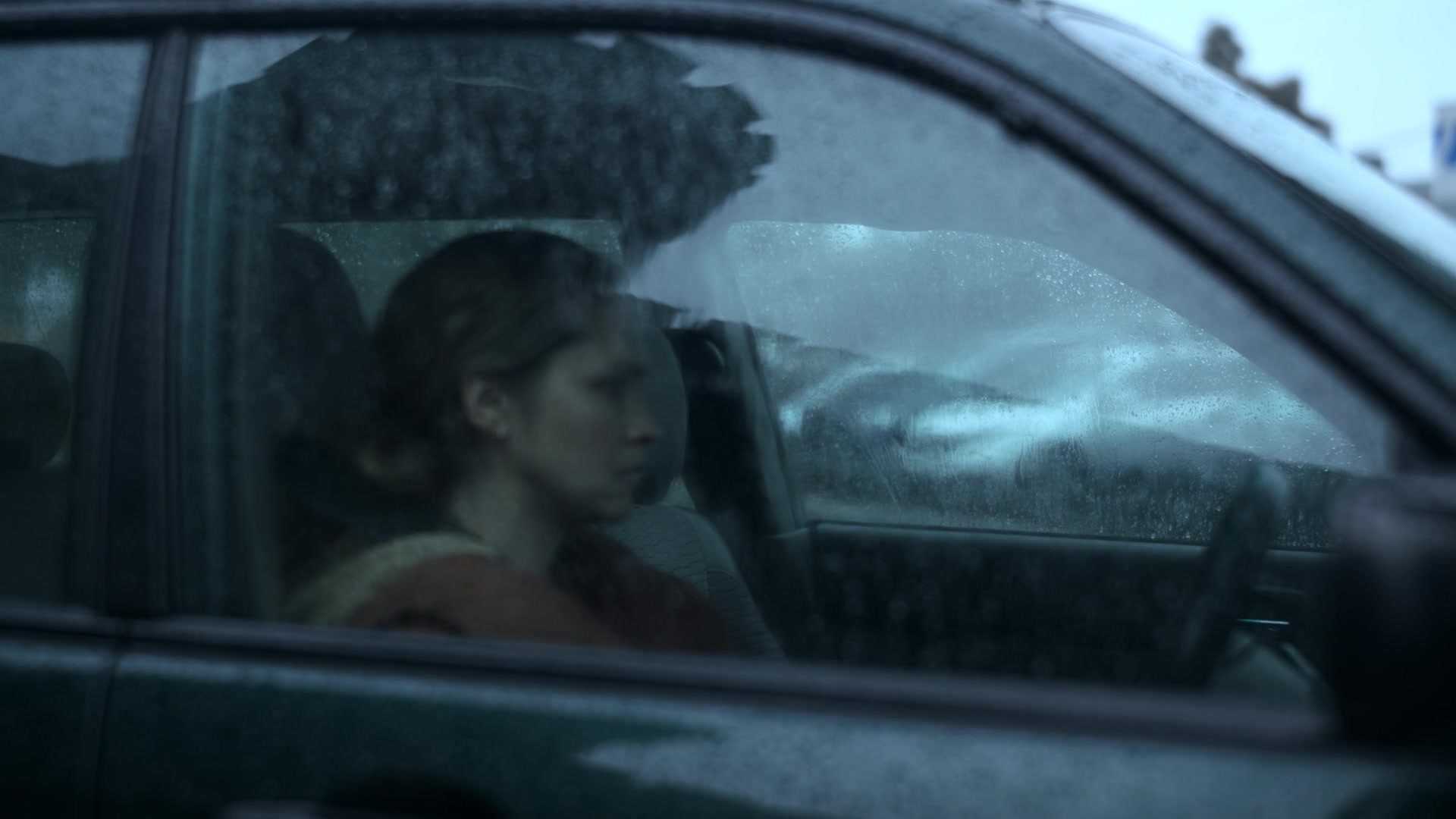 adoringteresap_theclearing_1x04_caps_0001.jpg