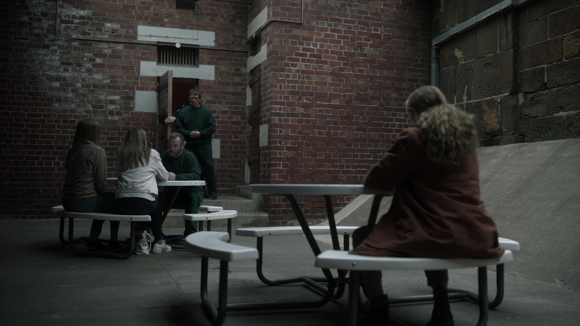 adoringteresap_theclearing_1x04_caps_0051.jpg