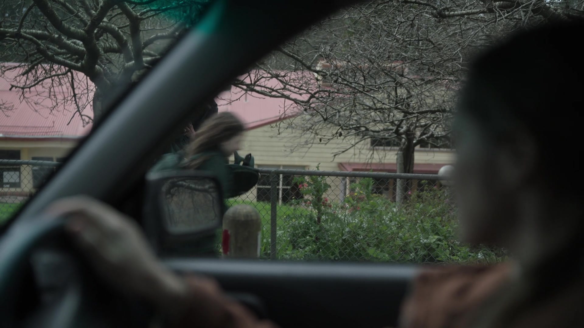 adoringteresap_theclearing_1x04_caps_0282.jpg