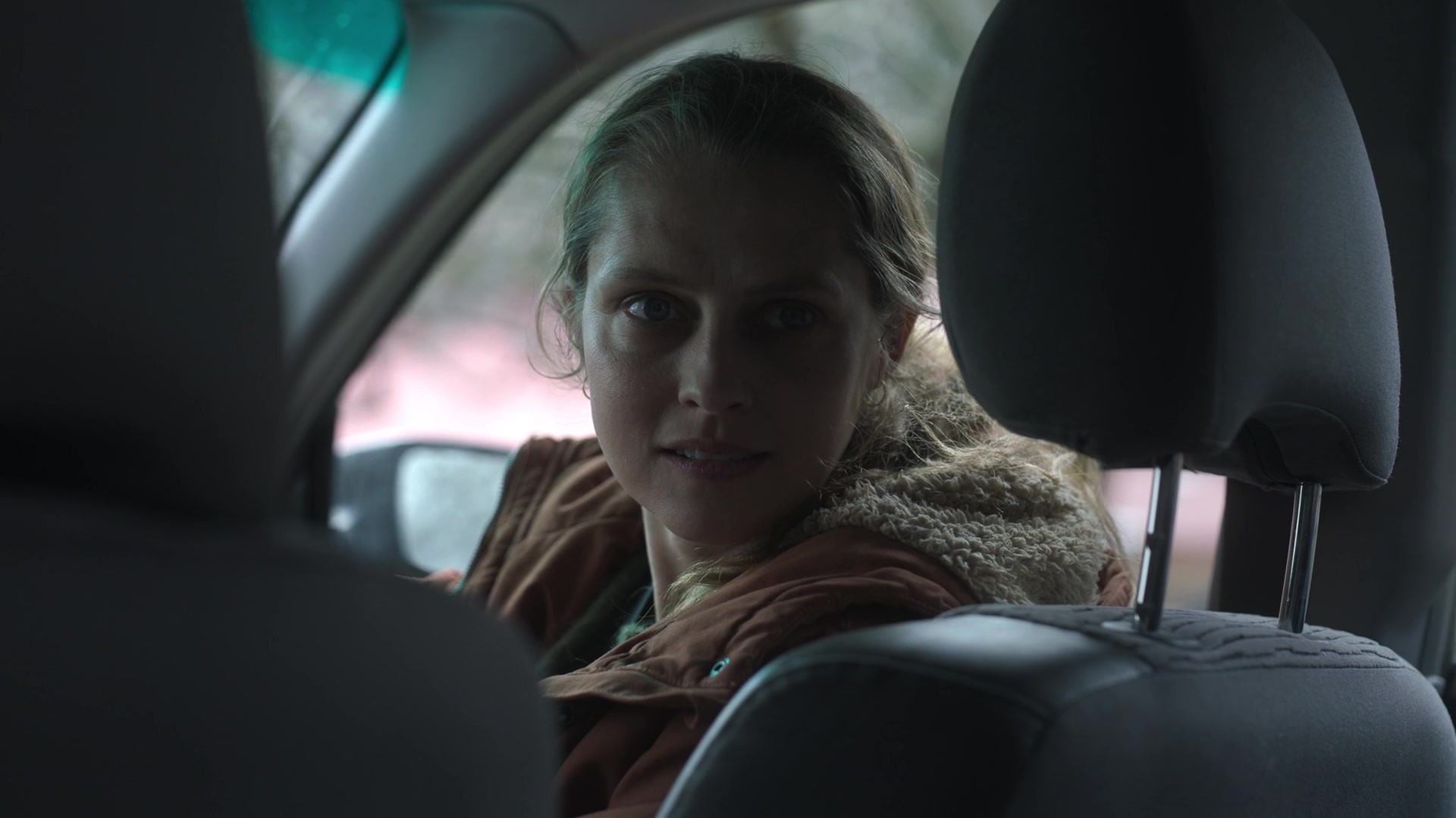 adoringteresap_theclearing_1x04_caps_0303.jpg