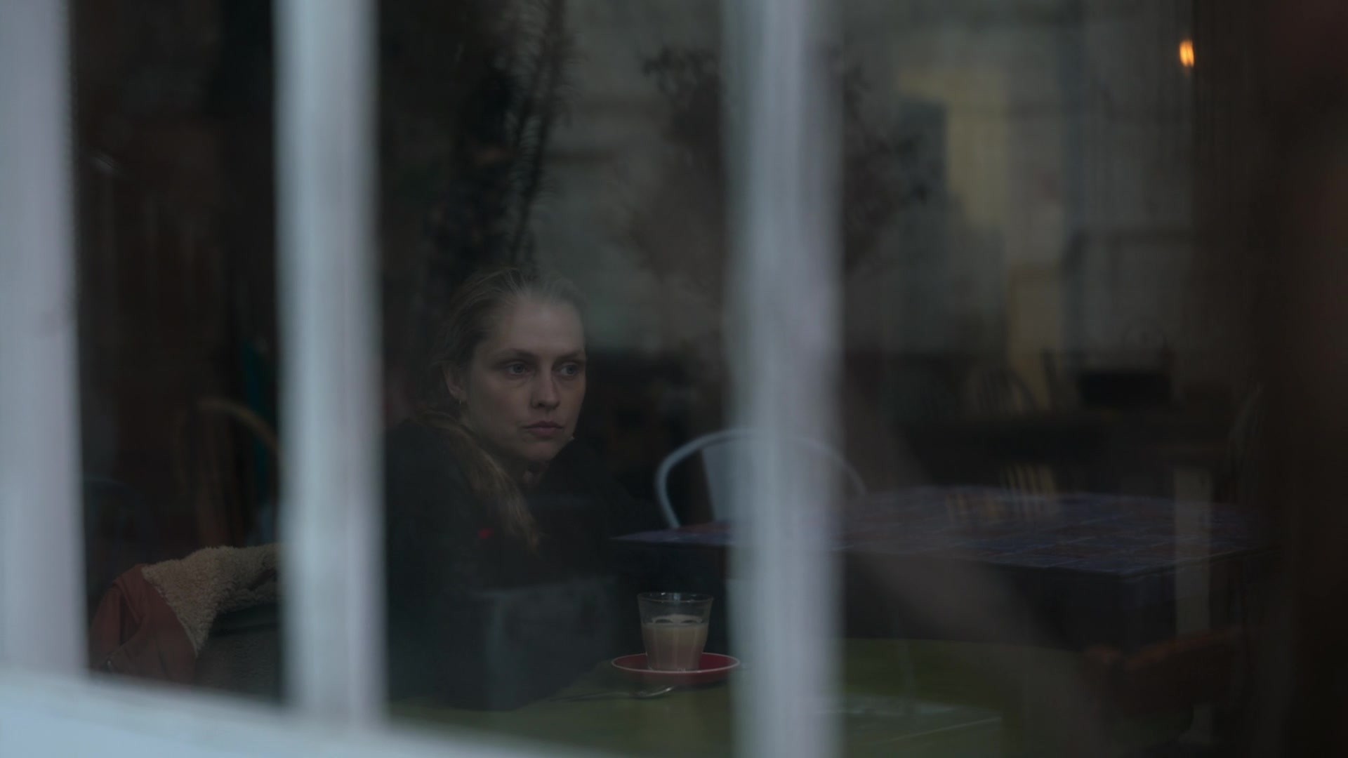 adoringteresap_theclearing_1x04_caps_0401.jpg