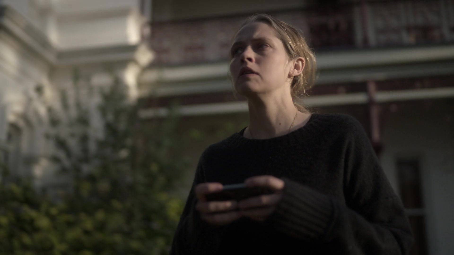 adoringteresap_theclearing_1x04_caps_0480.jpg