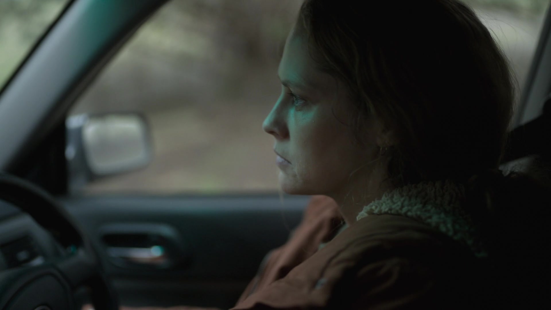 adoringteresap_theclearing_1x04_caps_0550.jpg