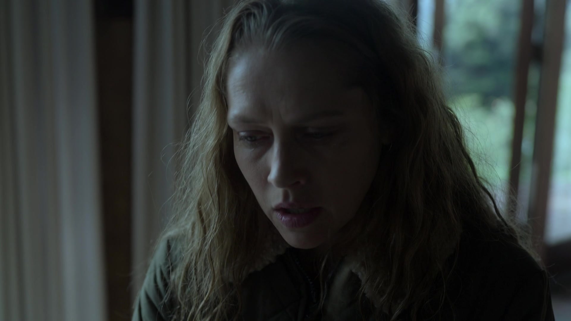adoringteresap_theclearing_1x08_caps_0087.jpg