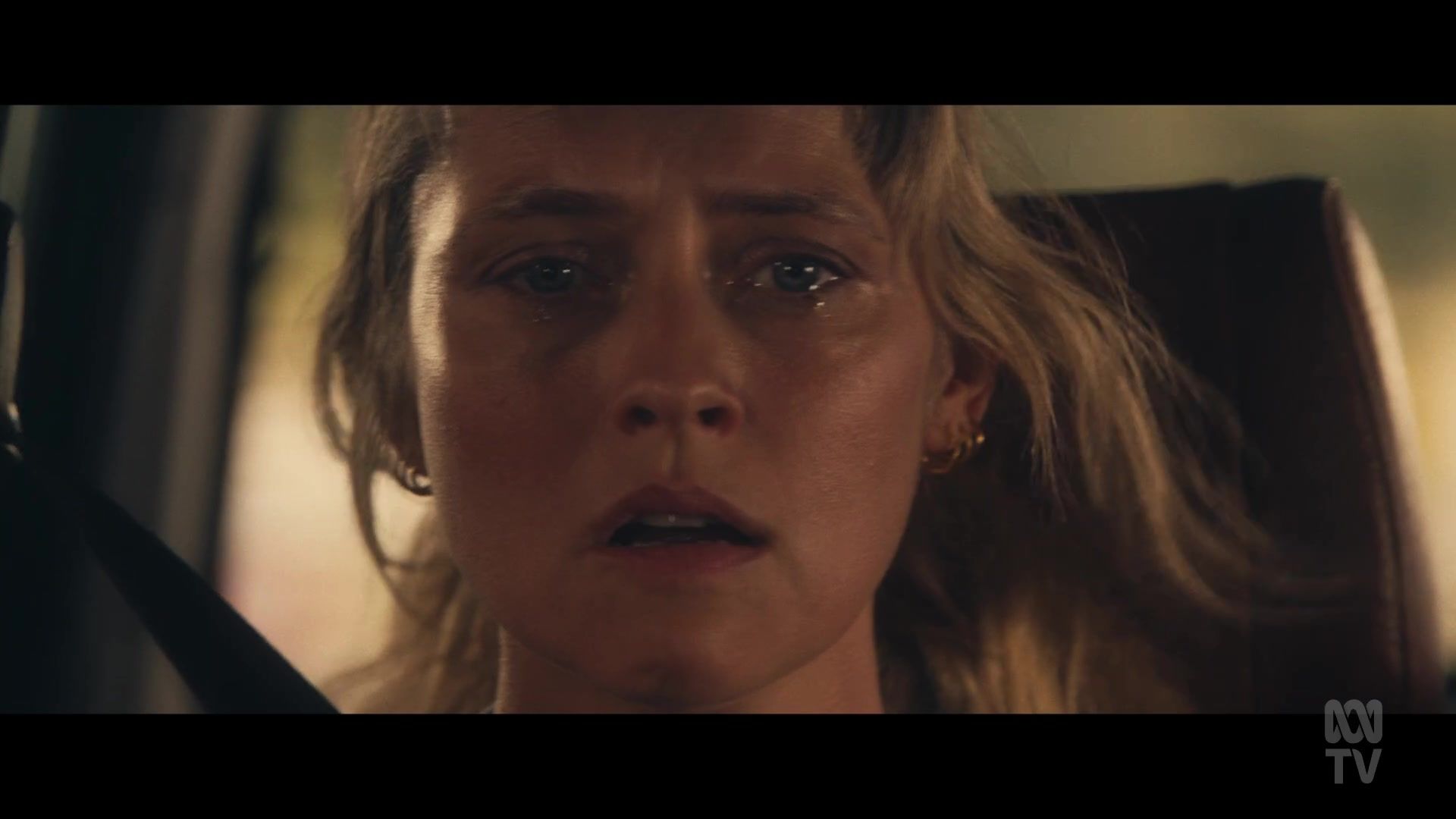 adoringteresap_thefamilynextdoor_1x01_0035.jpg