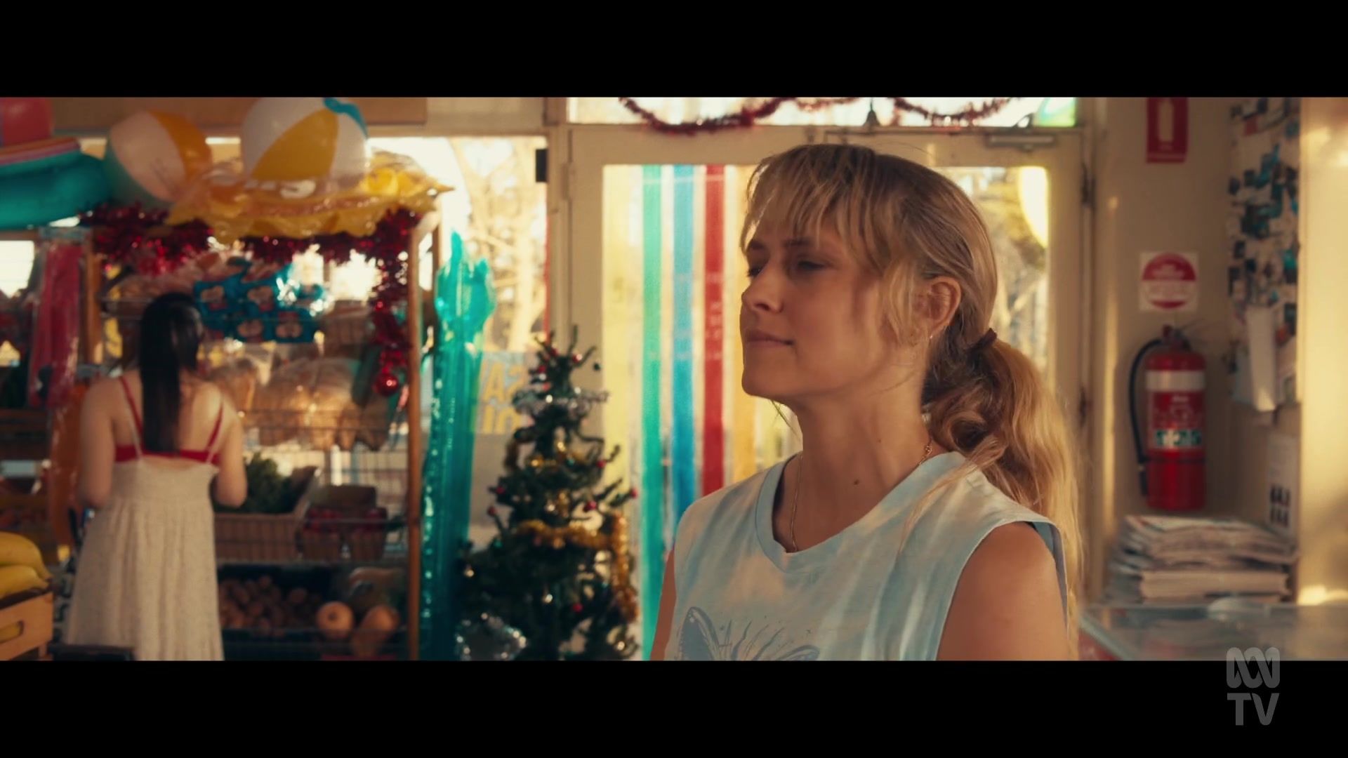 adoringteresap_thefamilynextdoor_1x01_0074.jpg adoringteresap_thefamilynextdoor_1x01_0074.jpg