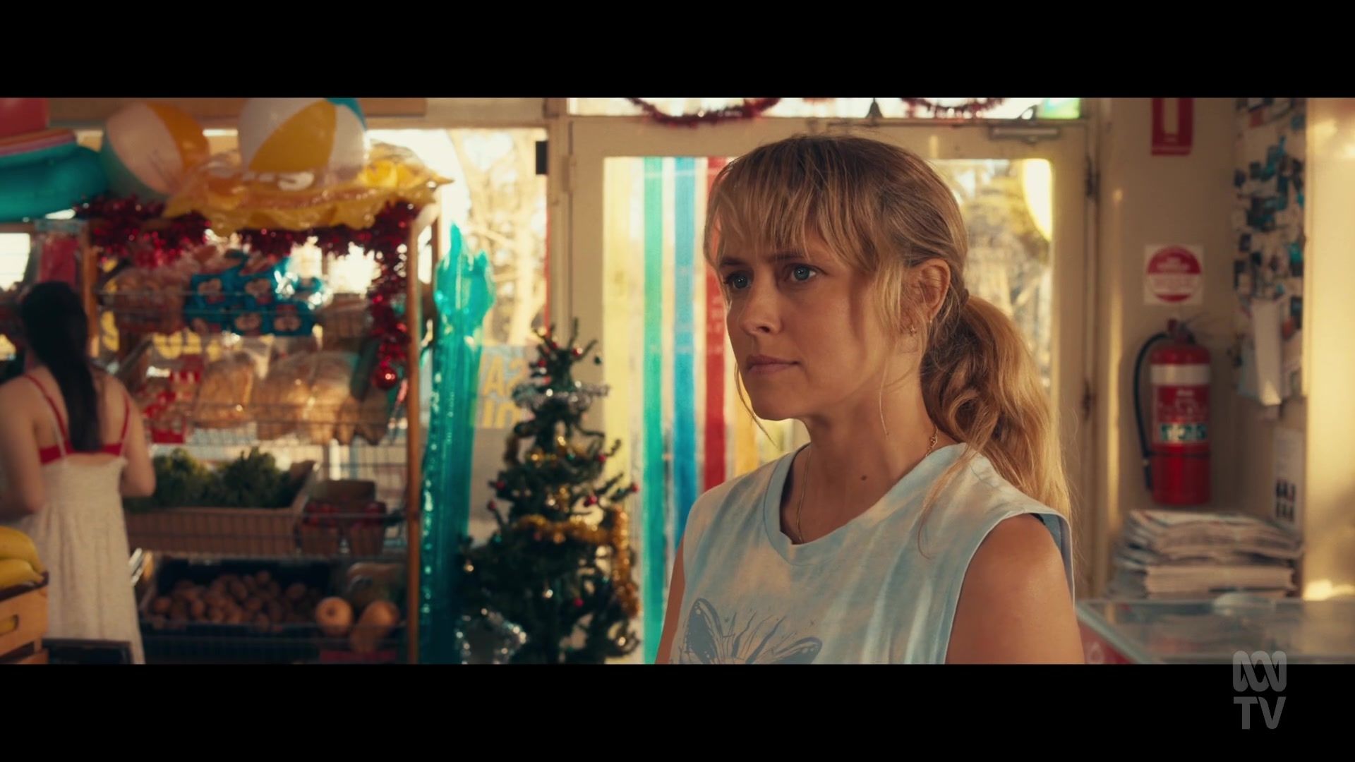 adoringteresap_thefamilynextdoor_1x01_0076.jpg adoringteresap_thefamilynextdoor_1x01_0076.jpg