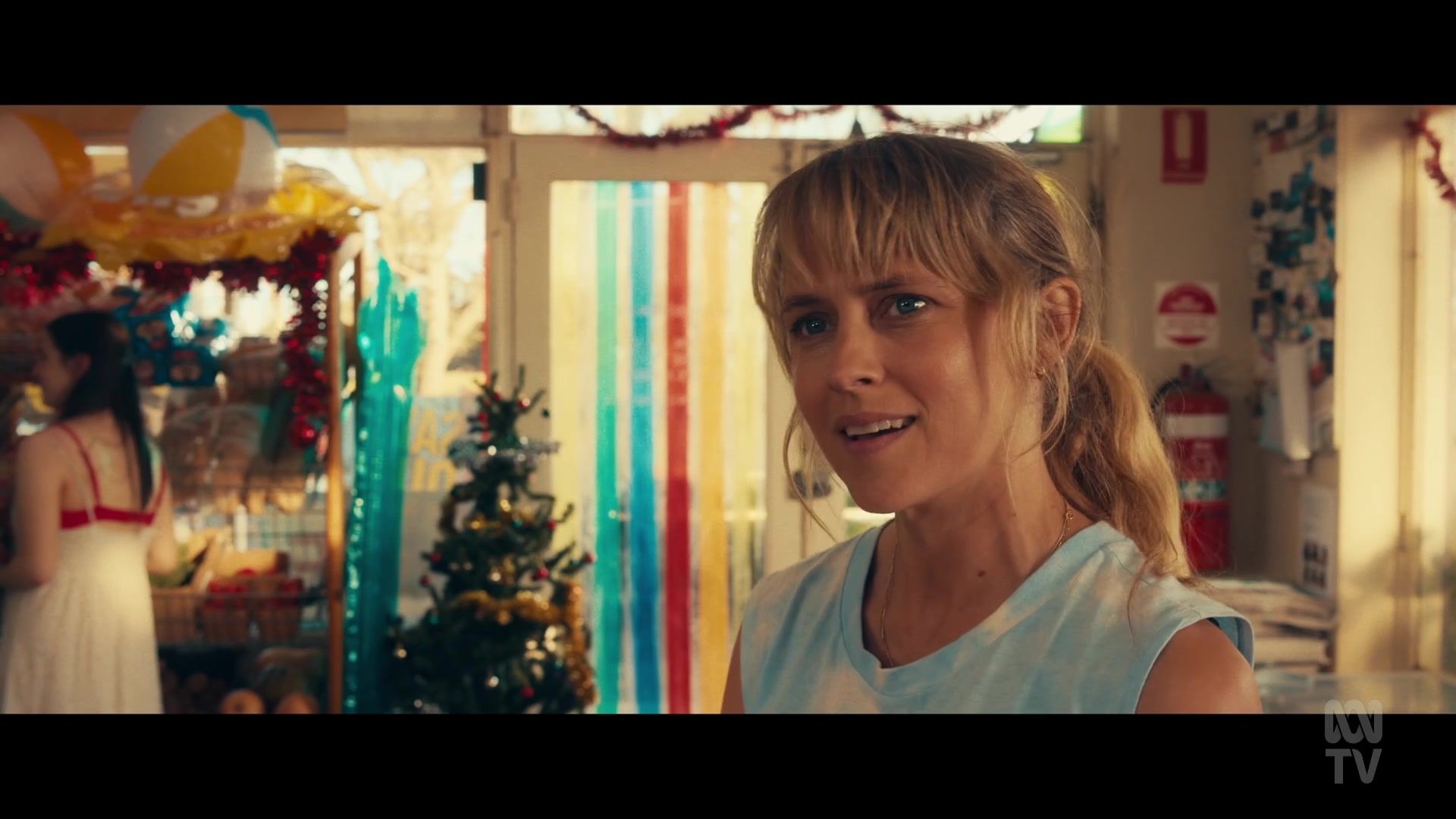 adoringteresap_thefamilynextdoor_1x01_0090.jpg adoringteresap_thefamilynextdoor_1x01_0090.jpg