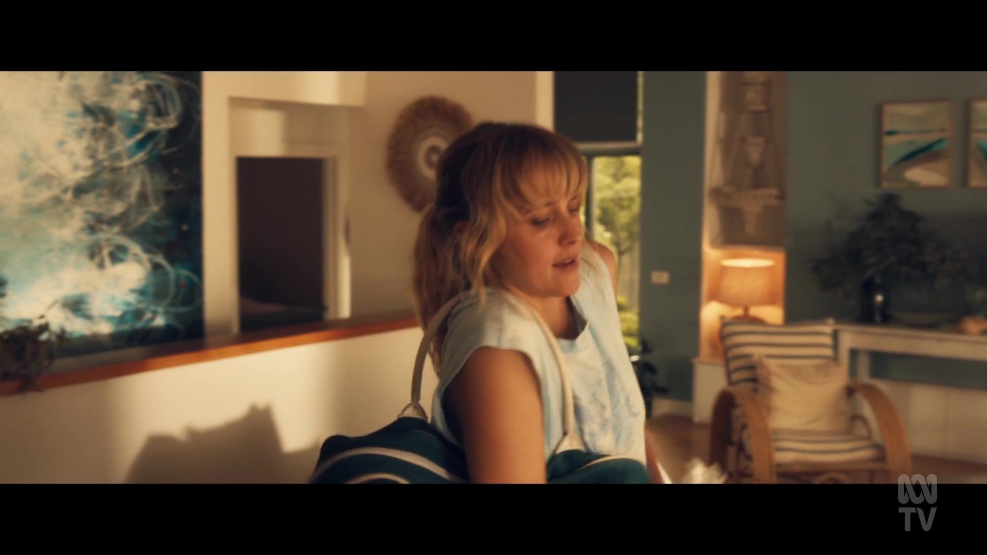 adoringteresap_thefamilynextdoor_1x01_0135.jpg adoringteresap_thefamilynextdoor_1x01_0135.jpg