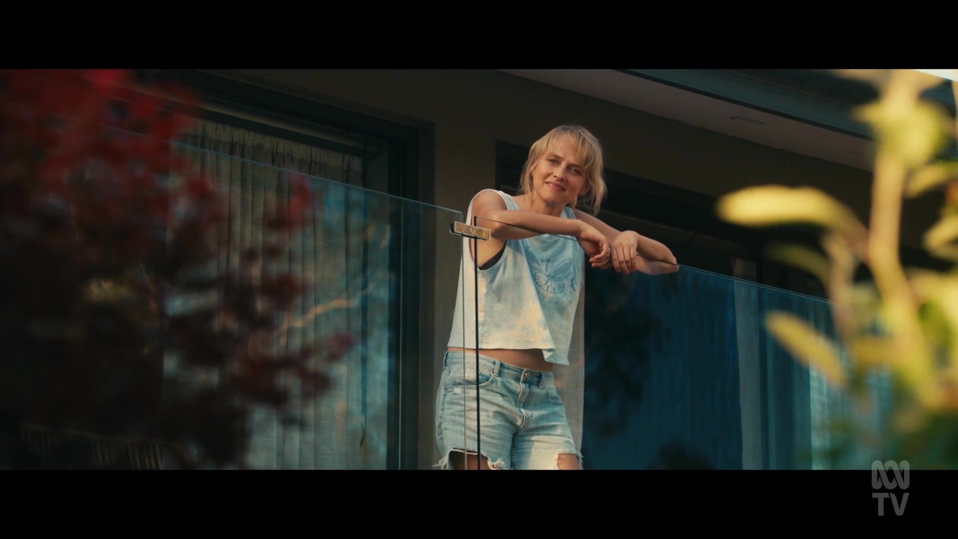 adoringteresap_thefamilynextdoor_1x01_0282.jpg adoringteresap_thefamilynextdoor_1x01_0282.jpg