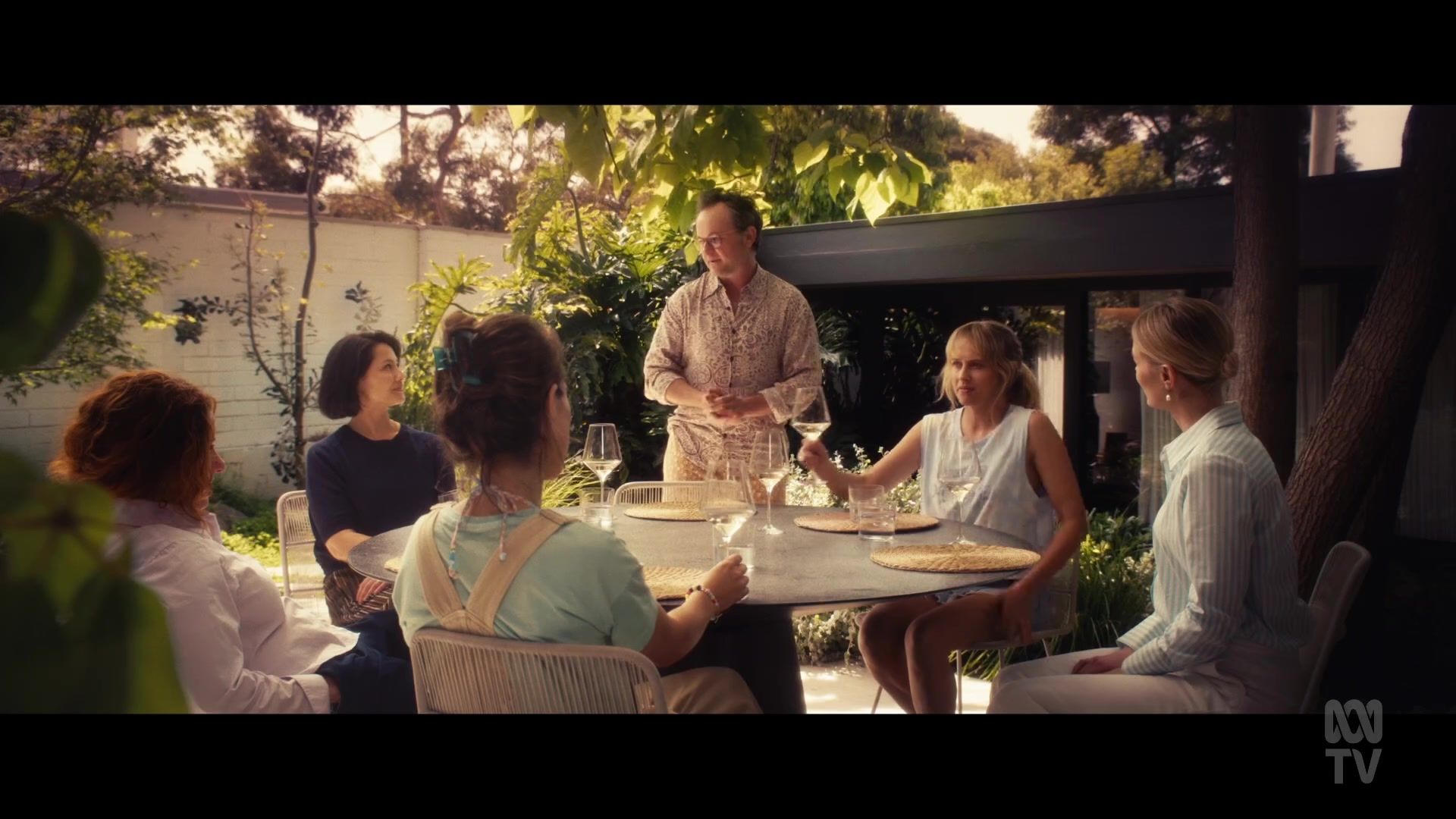 adoringteresap_thefamilynextdoor_1x01_0310.jpg adoringteresap_thefamilynextdoor_1x01_0310.jpg