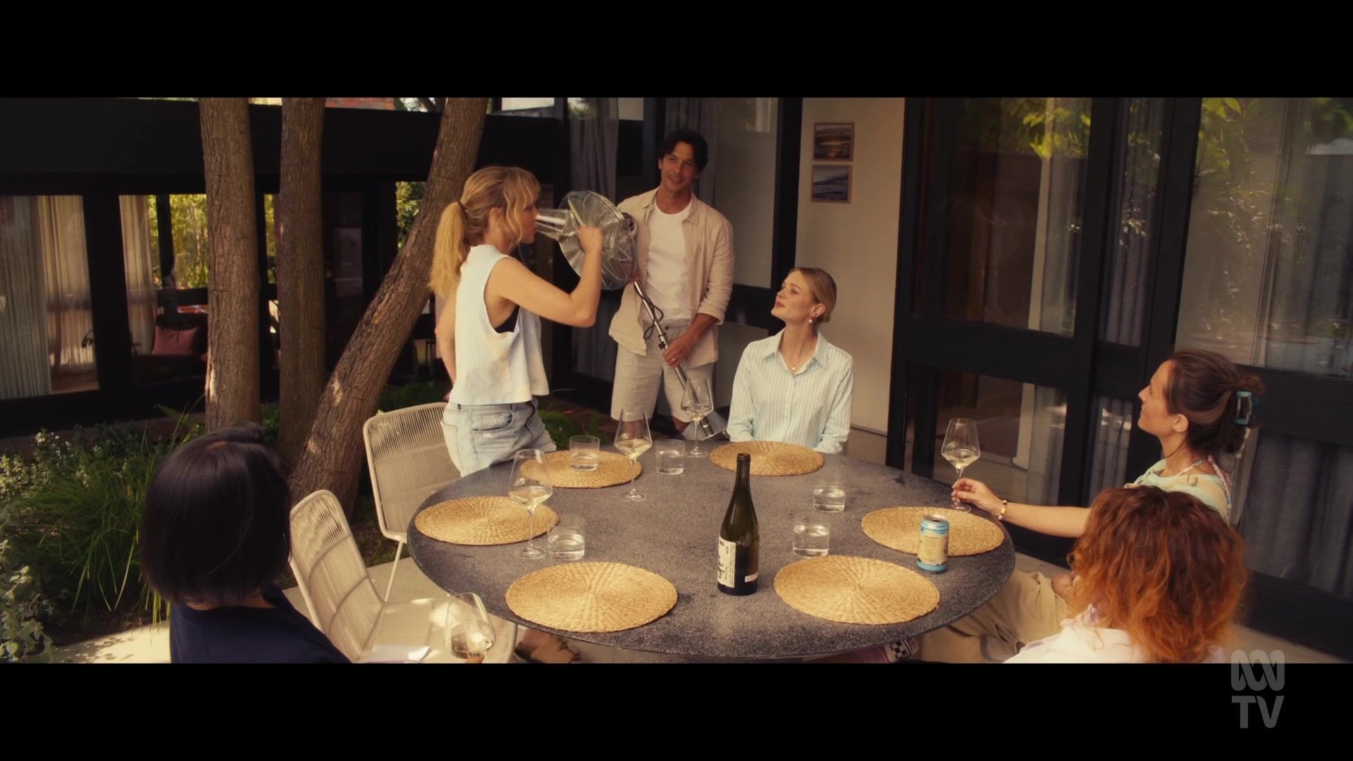 adoringteresap_thefamilynextdoor_1x01_0315.jpg adoringteresap_thefamilynextdoor_1x01_0315.jpg