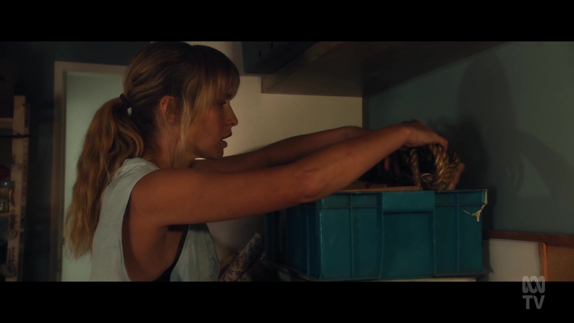 adoringteresap_thefamilynextdoor_1x01_0328.jpg adoringteresap_thefamilynextdoor_1x01_0328.jpg