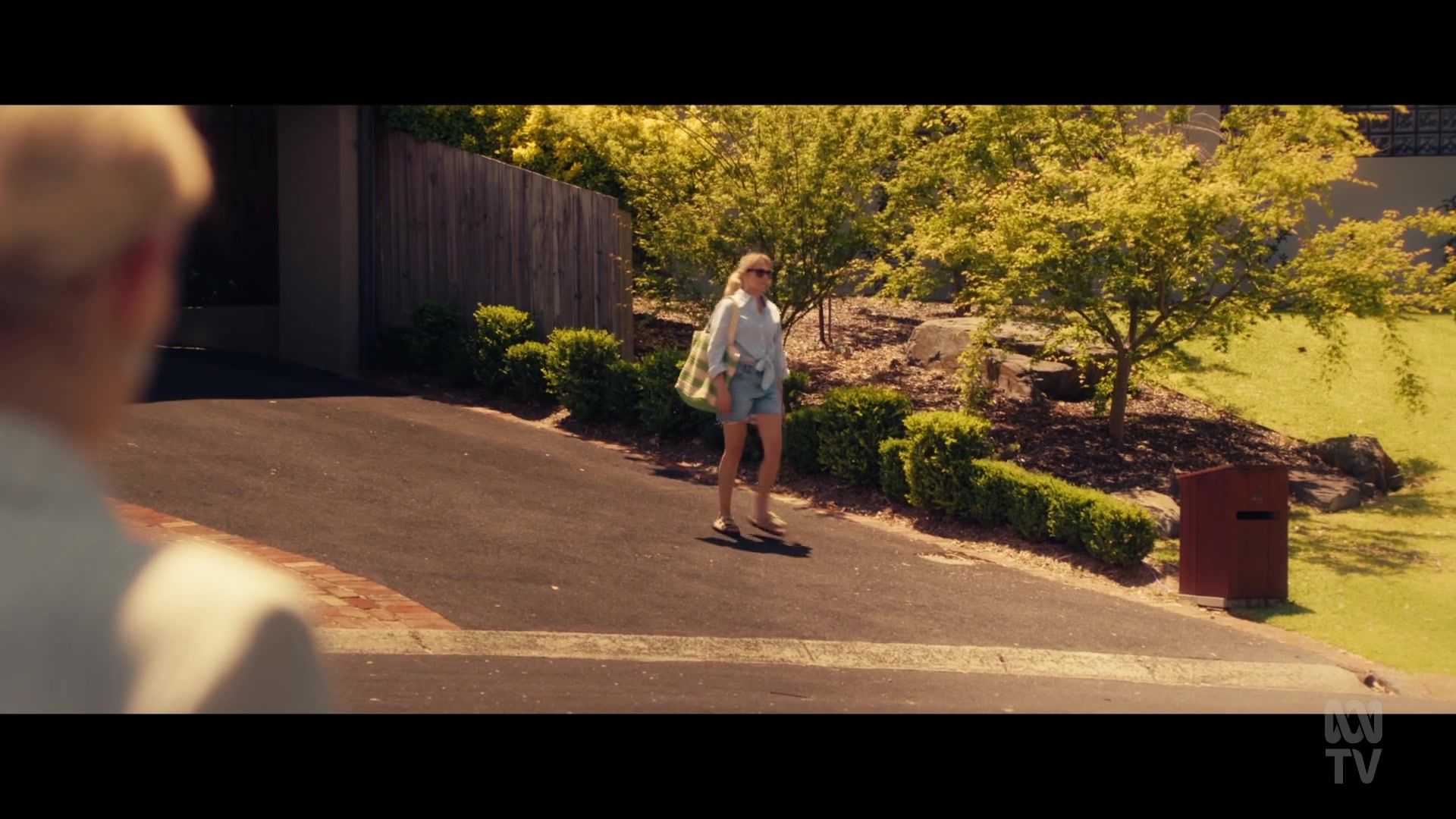 adoringteresap_thefamilynextdoor_1x01_0463.jpg adoringteresap_thefamilynextdoor_1x01_0463.jpg