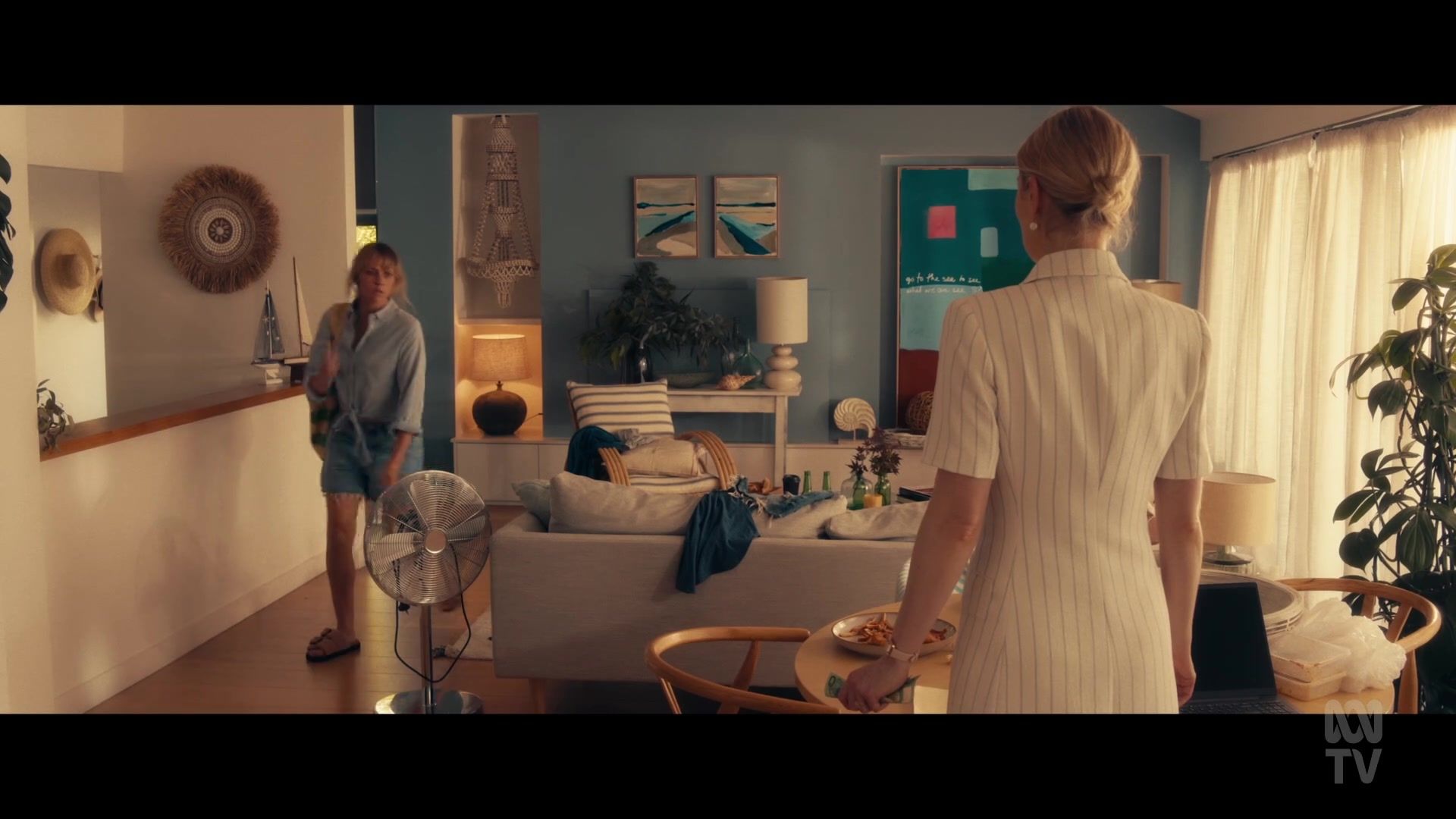 adoringteresap_thefamilynextdoor_1x01_0468.jpg adoringteresap_thefamilynextdoor_1x01_0468.jpg