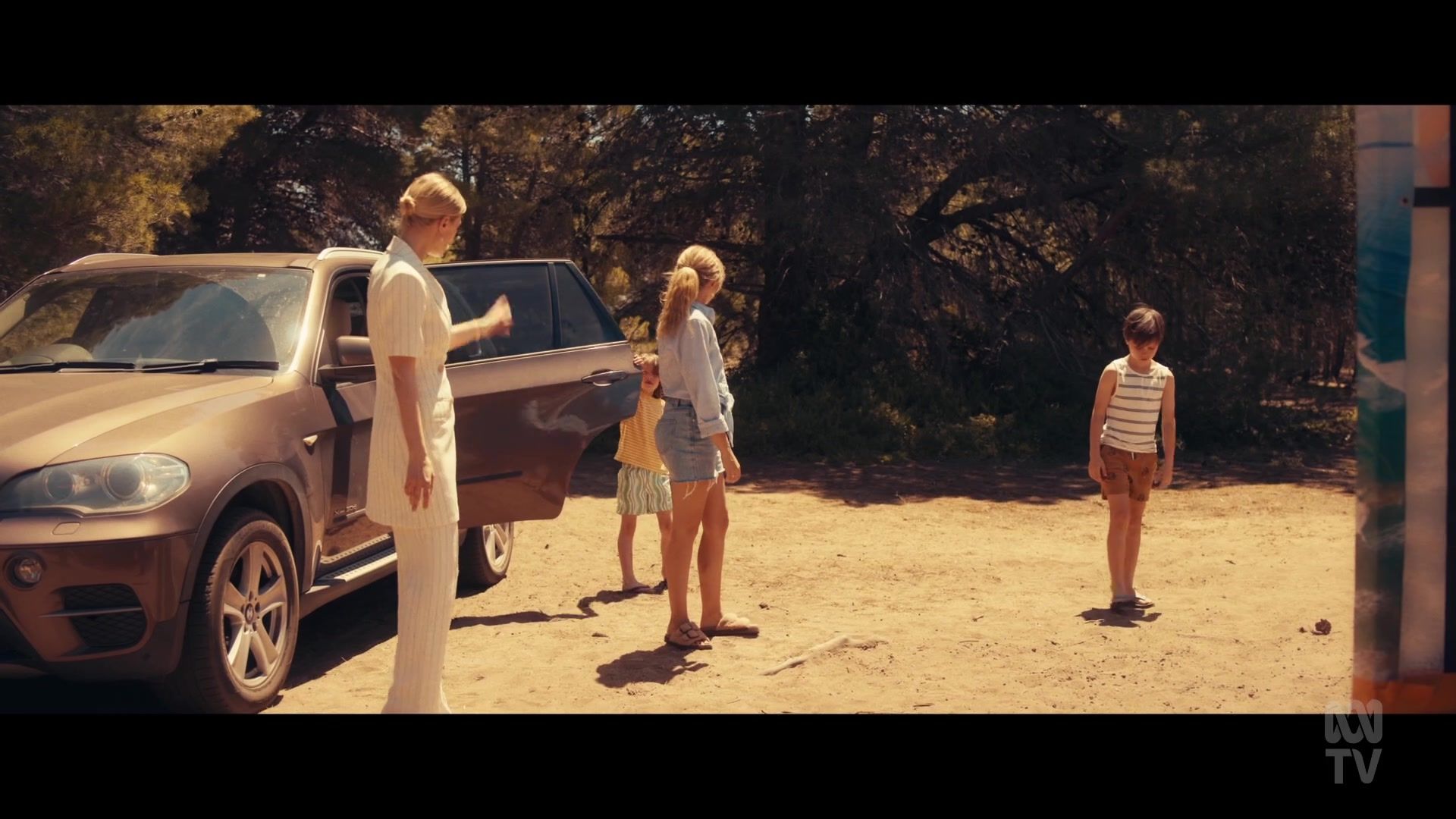 adoringteresap_thefamilynextdoor_1x01_0509.jpg adoringteresap_thefamilynextdoor_1x01_0509.jpg