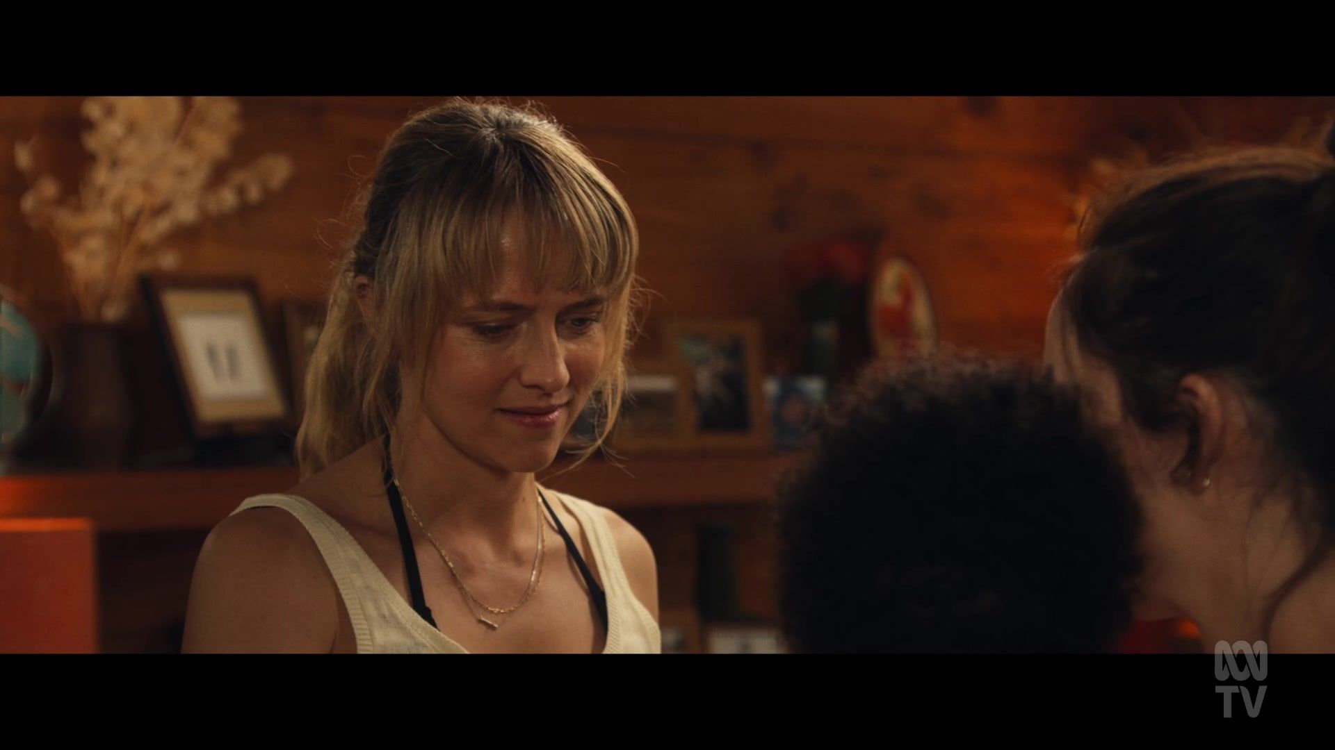 adoringteresap_thefamilynextdoor_1x03_0080.jpg adoringteresap_thefamilynextdoor_1x03_0080.jpg