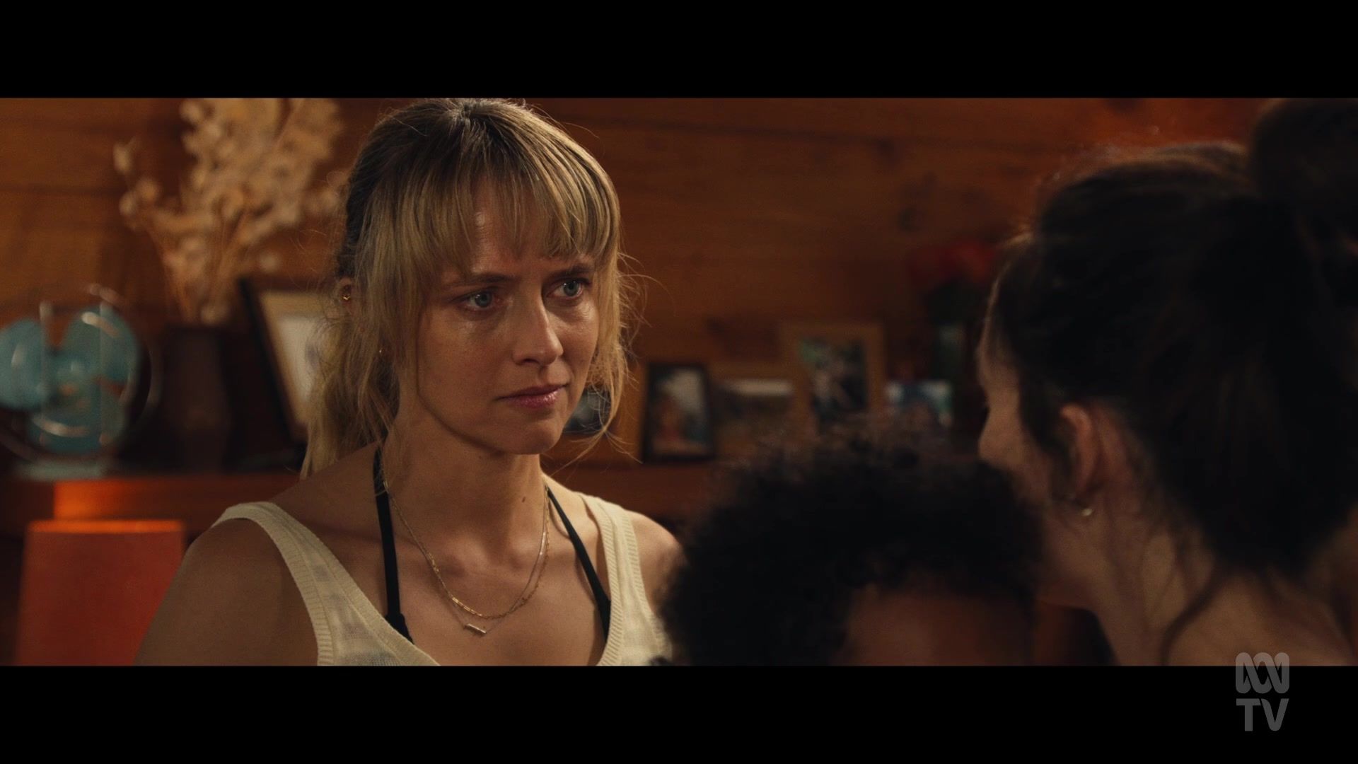 adoringteresap_thefamilynextdoor_1x03_0087.jpg adoringteresap_thefamilynextdoor_1x03_0087.jpg