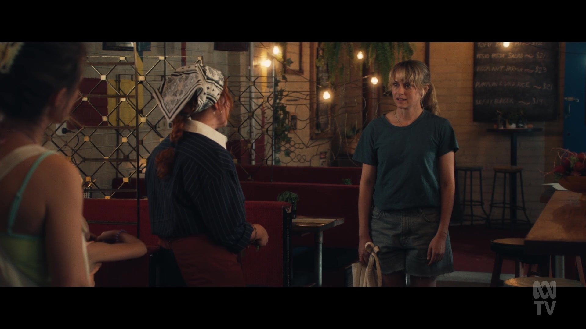 adoringteresap_thefamilynextdoor_1x03_0437.jpg adoringteresap_thefamilynextdoor_1x03_0437.jpg
