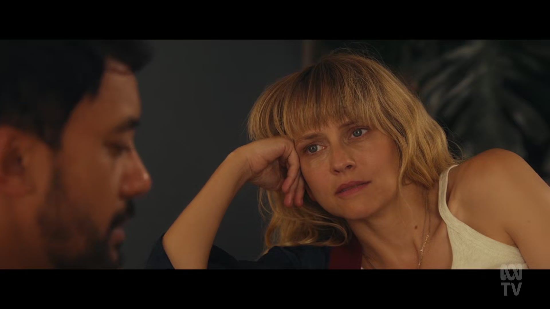 adoringteresap_thefamilynextdoor_1x04_0043.jpg adoringteresap_thefamilynextdoor_1x04_0043.jpg