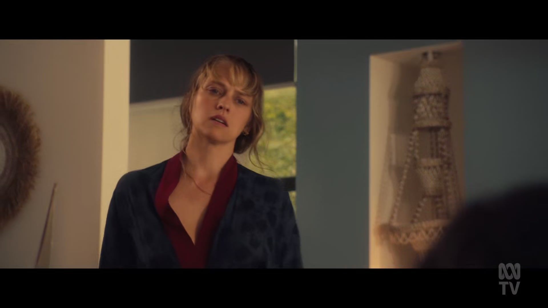 adoringteresap_thefamilynextdoor_1x04_0079.jpg