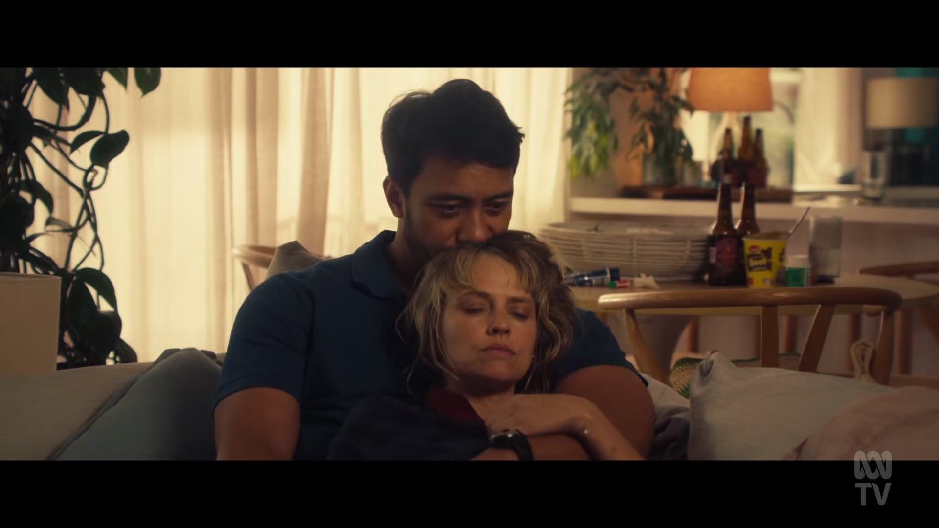 adoringteresap_thefamilynextdoor_1x04_0085.jpg