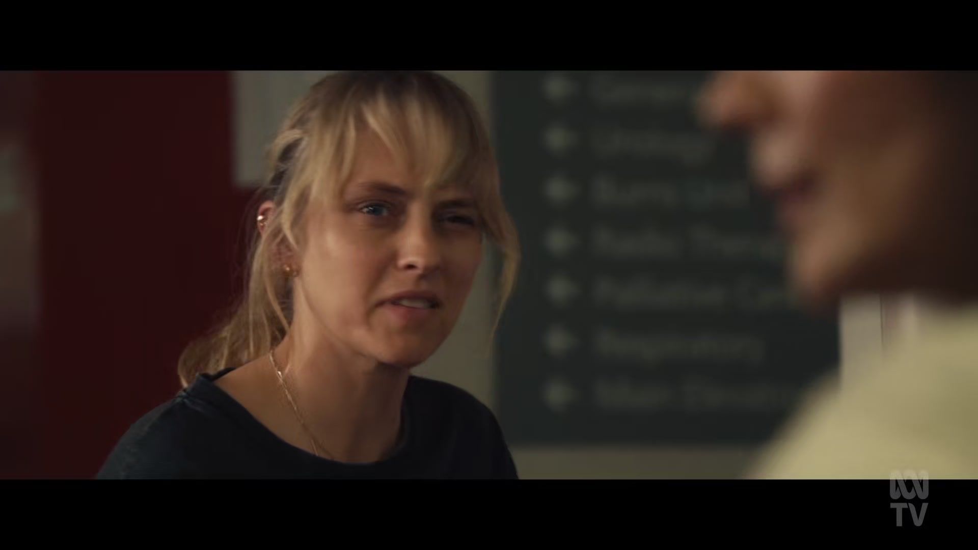 adoringteresap_thefamilynextdoor_1x04_0328.jpg adoringteresap_thefamilynextdoor_1x04_0328.jpg