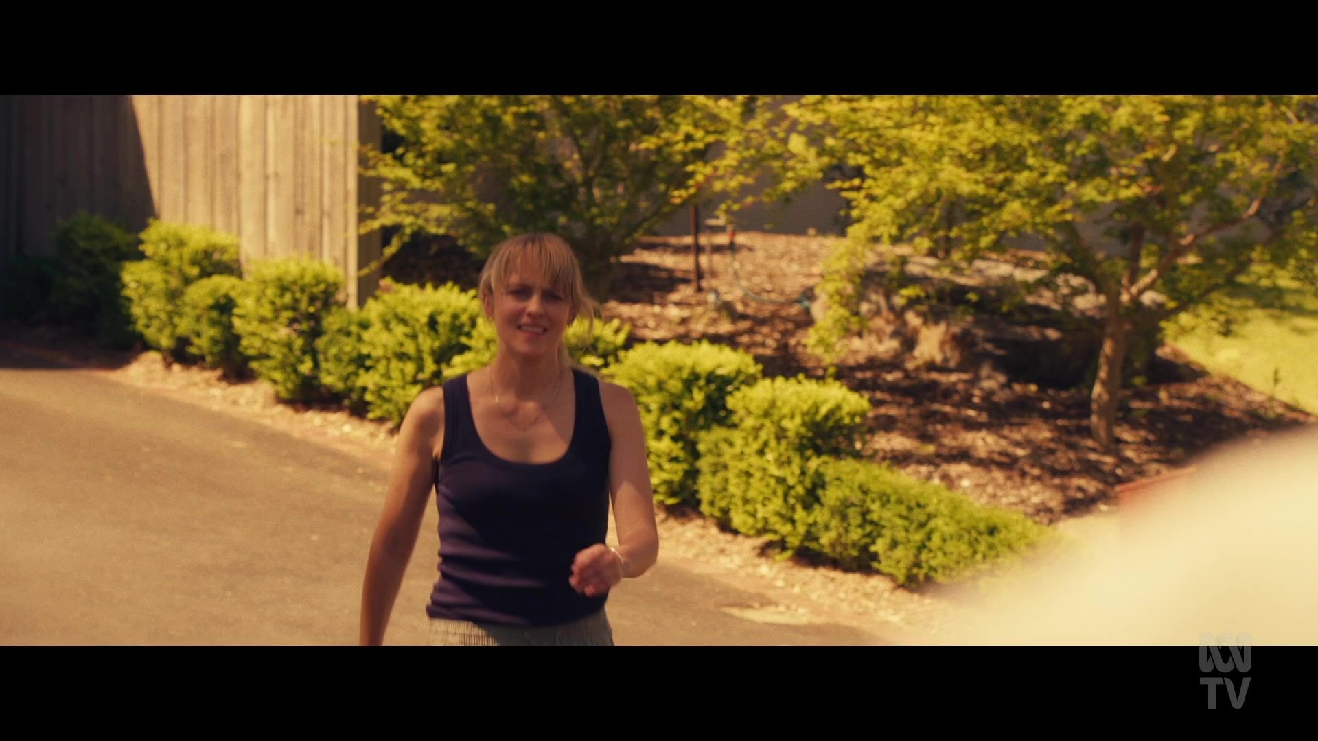 adoringteresap_thefamilynextdoor_1x05_0023.jpg adoringteresap_thefamilynextdoor_1x05_0023.jpg