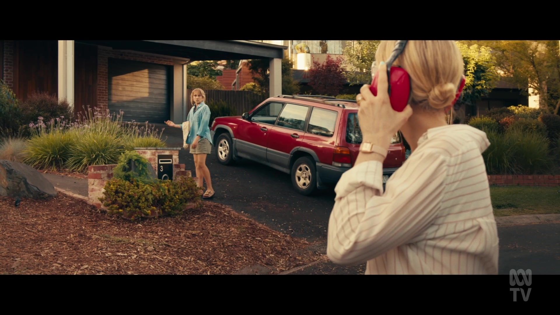 adoringteresap_thefamilynextdoor_1x05_0376.jpg adoringteresap_thefamilynextdoor_1x05_0376.jpg