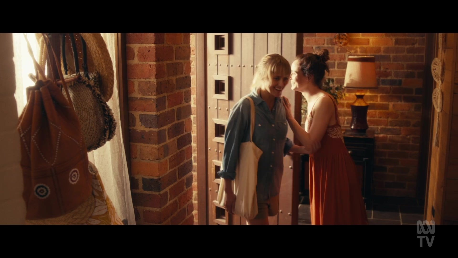 adoringteresap_thefamilynextdoor_1x05_0379.jpg adoringteresap_thefamilynextdoor_1x05_0379.jpg