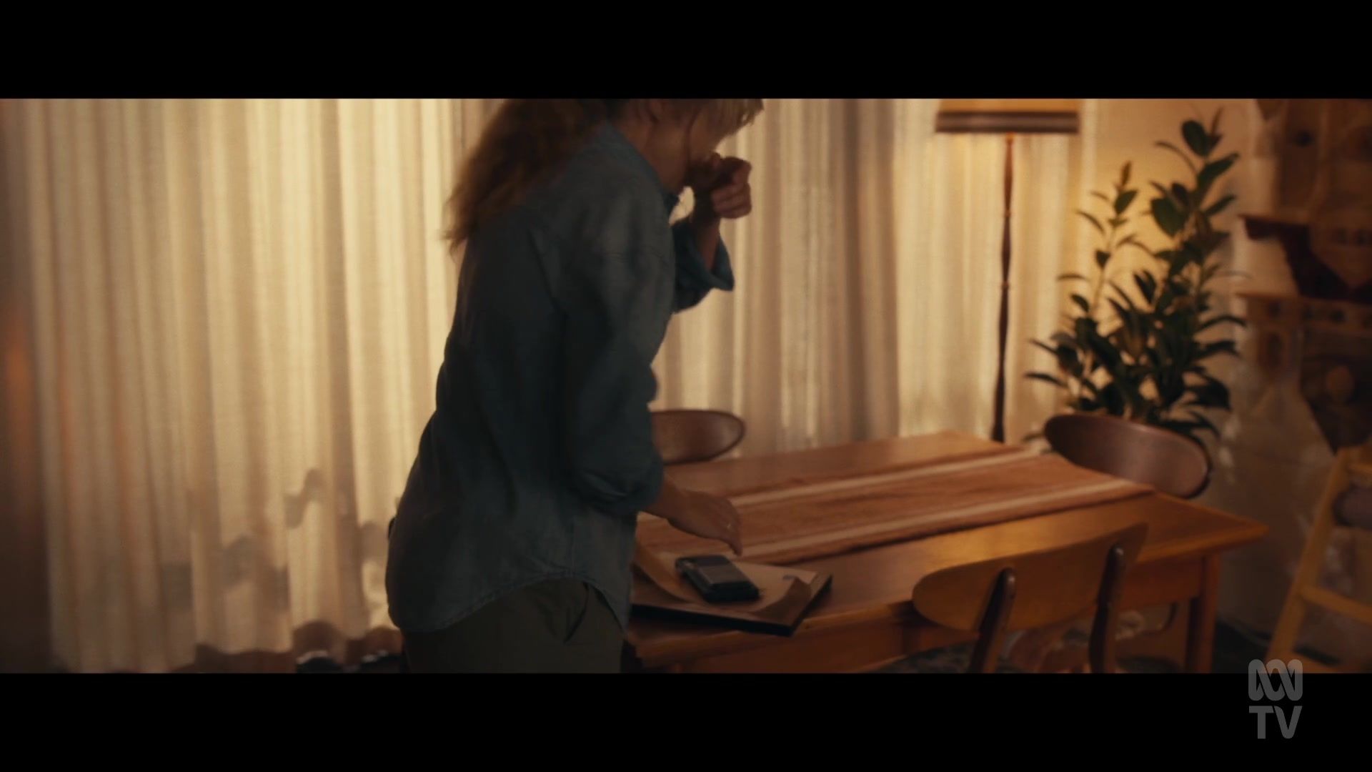 adoringteresap_thefamilynextdoor_1x05_0482.jpg
