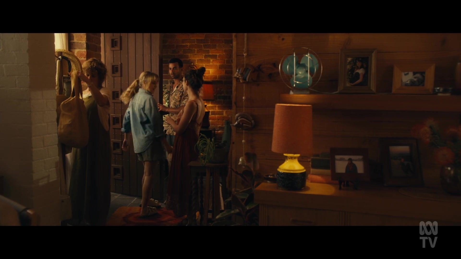 adoringteresap_thefamilynextdoor_1x05_0508.jpg adoringteresap_thefamilynextdoor_1x05_0508.jpg