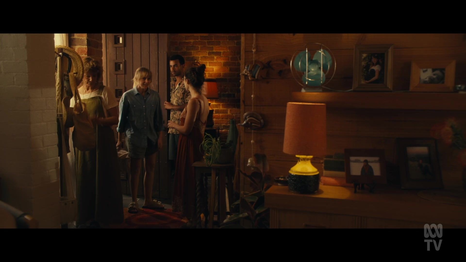 adoringteresap_thefamilynextdoor_1x05_0509.jpg adoringteresap_thefamilynextdoor_1x05_0509.jpg