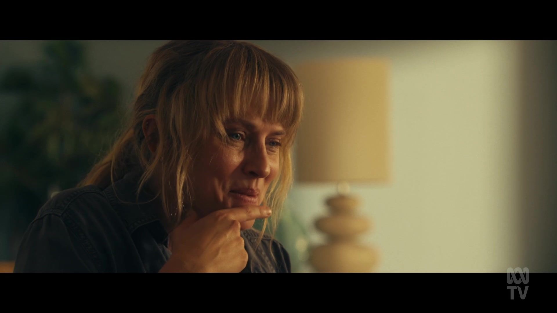 adoringteresap_thefamilynextdoor_1x06_caps_0053.jpg