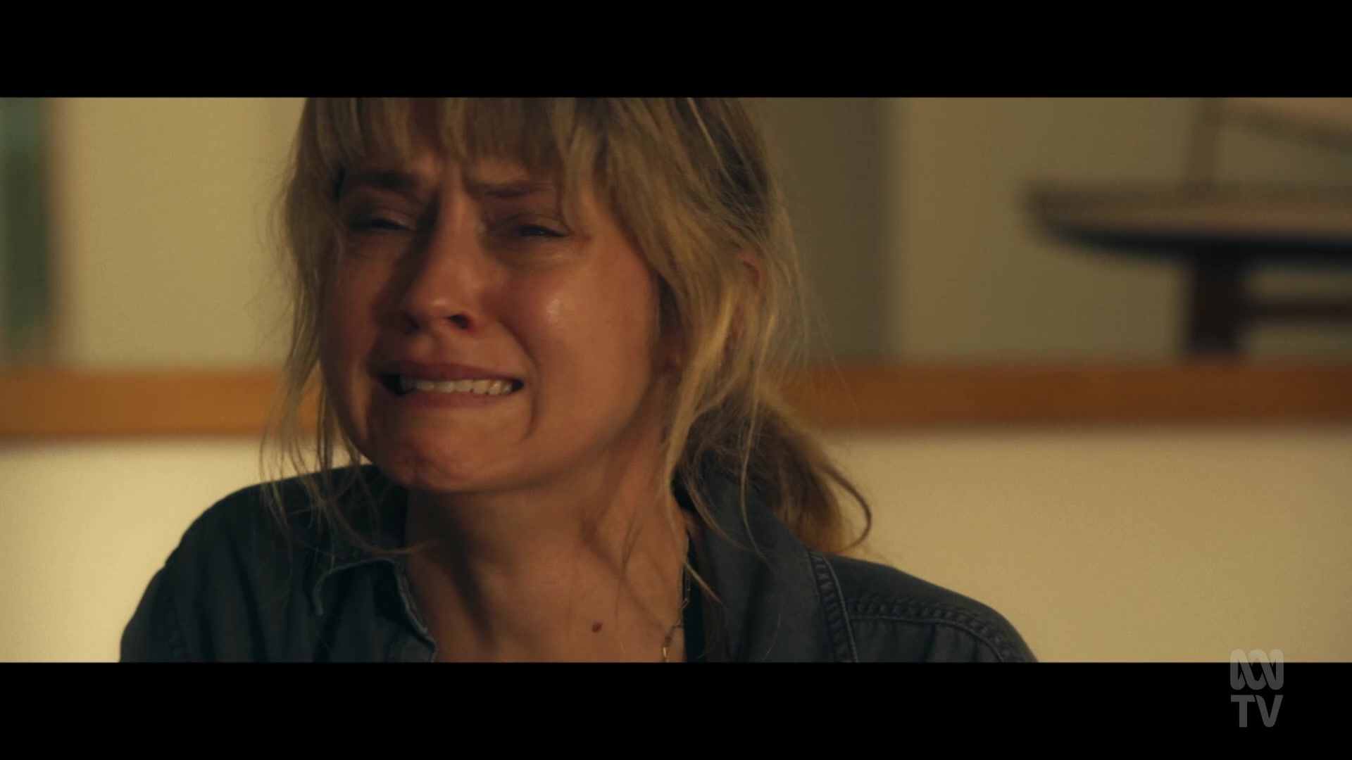 adoringteresap_thefamilynextdoor_1x06_caps_0066.jpg