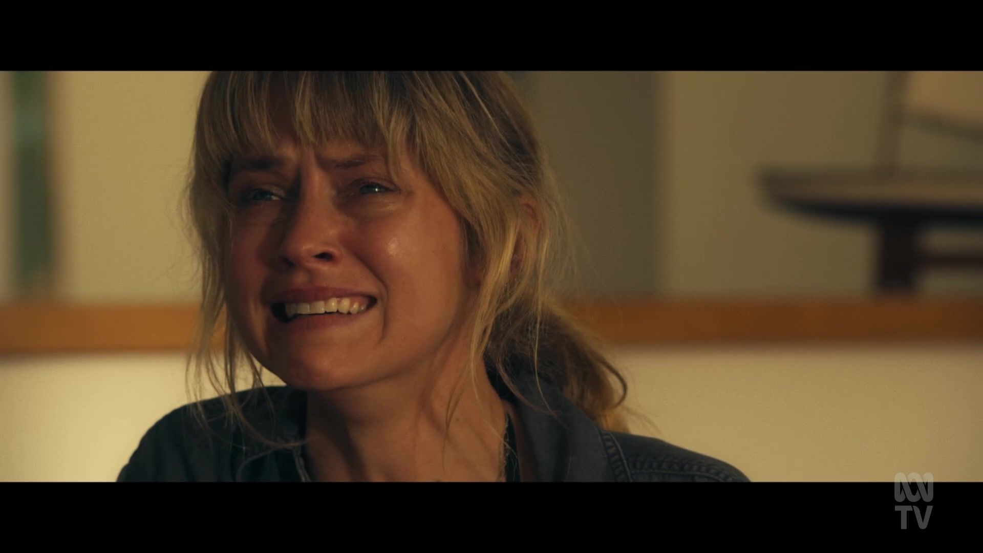 adoringteresap_thefamilynextdoor_1x06_caps_0069.jpg