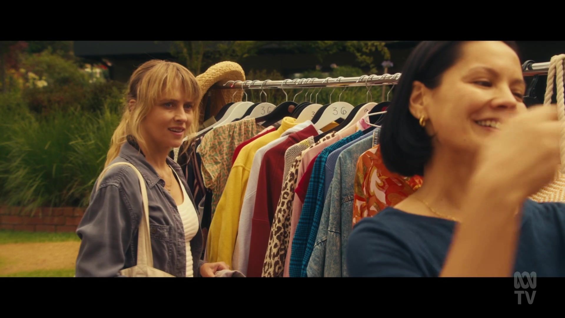 adoringteresap_thefamilynextdoor_1x06_caps_0202.jpg adoringteresap_thefamilynextdoor_1x06_caps_0202.jpg