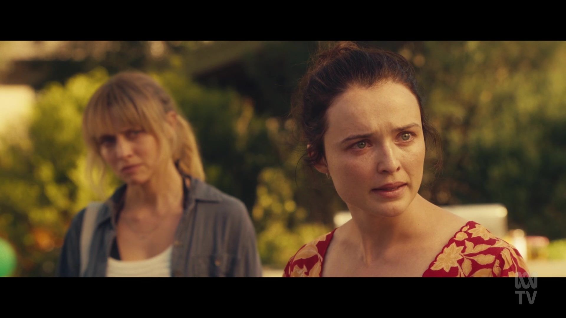 adoringteresap_thefamilynextdoor_1x06_caps_0253.jpg